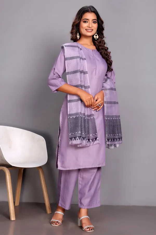 Lavender_Embellished_Traditional_Kurta_Set_with_Soft_Floral_Dupatta_for_Girls_and_Women