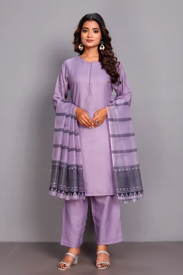Lavender_Embellished_Traditional_Kurta_Set_with_Soft_Floral_Dupatta_for_Girls_and_Women