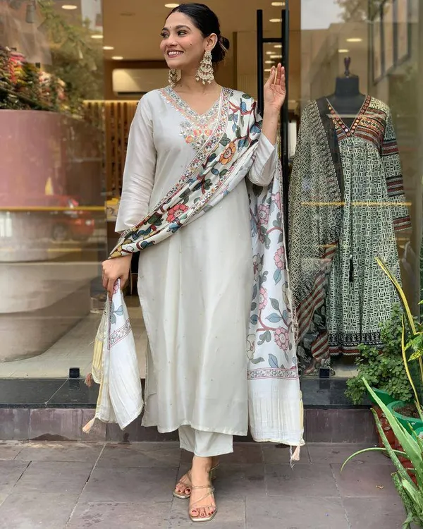 Off_White_Premium_Chanderi_Embroidered_3-Piece_Kurta_Set_With_Dupatta_&_Pant_Suitable_for_Girls_and_Women