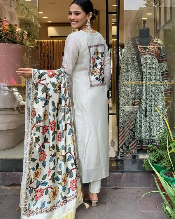 Off_White_Premium_Chanderi_Embroidered_3-Piece_Kurta_Set_With_Dupatta_&_Pant_Suitable_for_Girls_and_Women