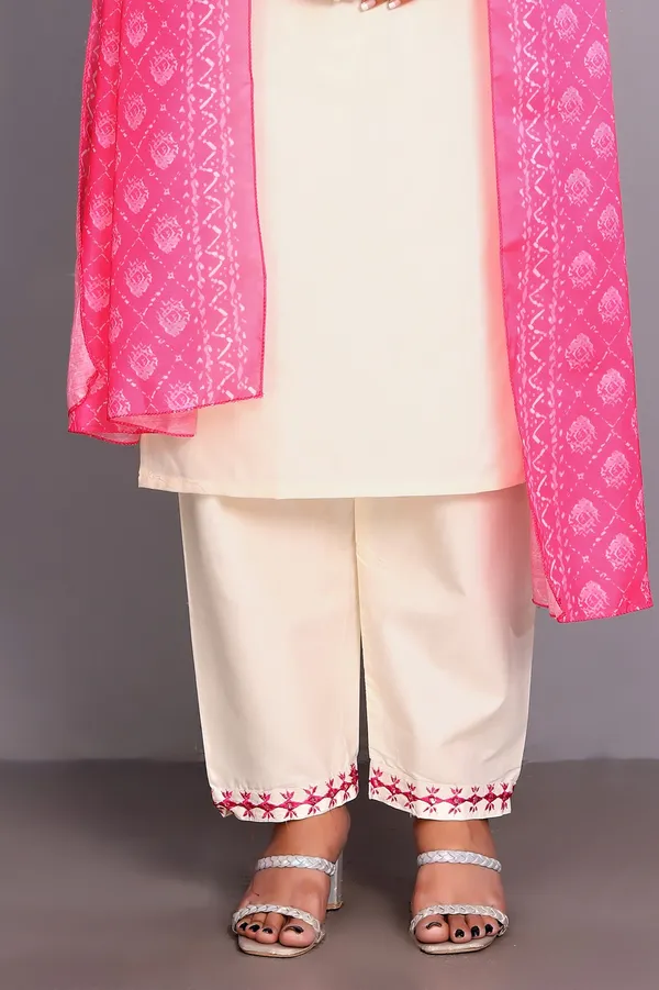Premium_Off-White_Embroidered_Kurta_Set_with_Soft_Pink_Dupatta_for_Women