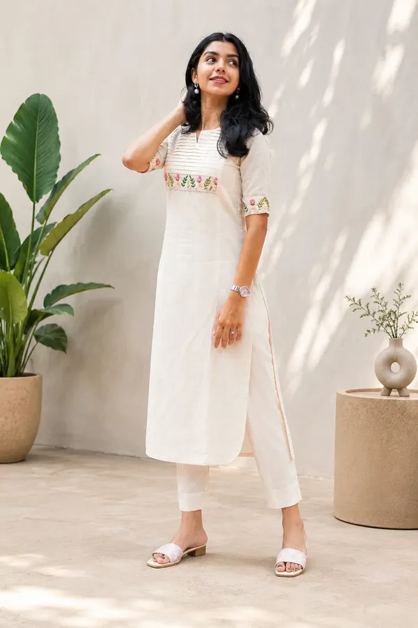White_Trendy_Cotton_Flex_Kurti_with_Pant_For_Girls_and_Women