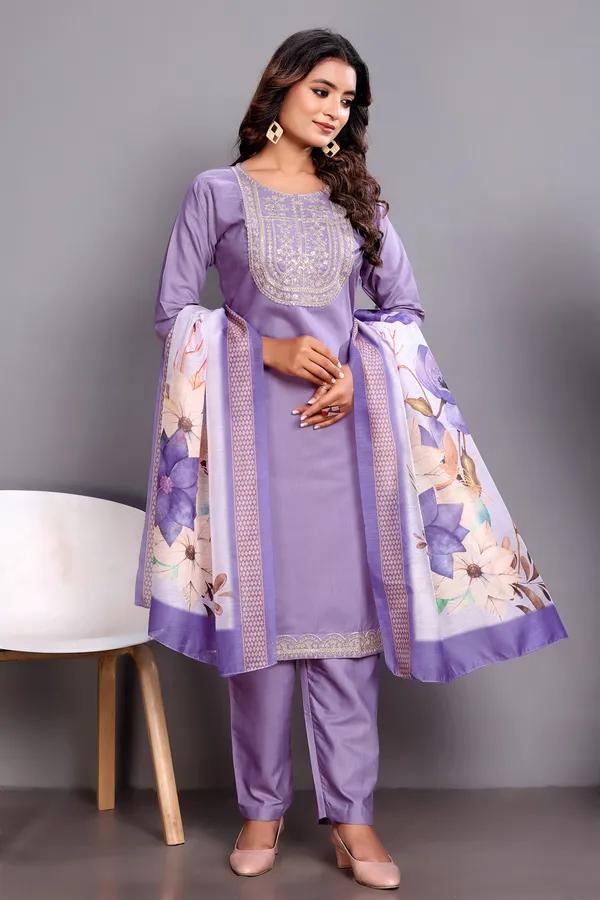 Lavender_Embroidered_Traditional_Kurta_Set_with_Soft_Floral_Dupatta_for_Girls_and_Women