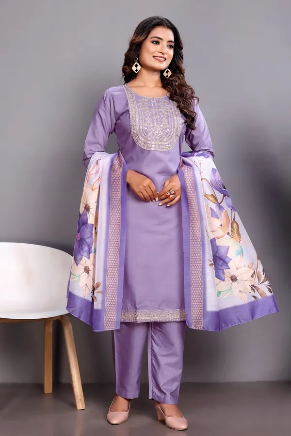 Lavender_Embroidered_Traditional_Kurta_Set_with_Soft_Floral_Dupatta_for_Girls_and_Women