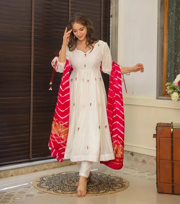 Summer_Ready_Off_White_Chanderi_Embroidered_Kurta_Set_with_Dupatta_for_Women