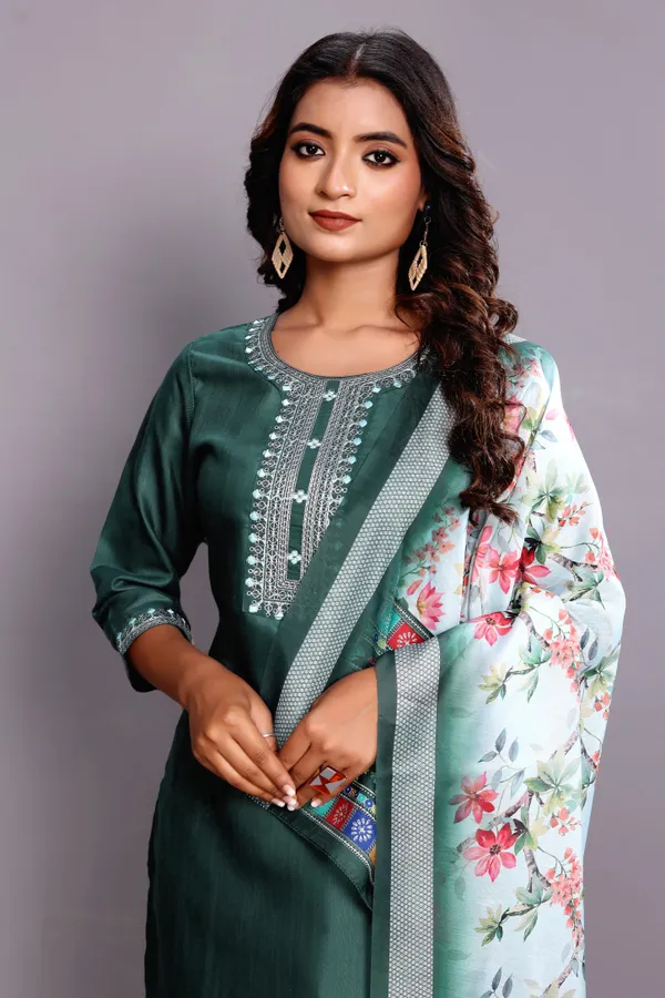 Green_Embroidered_Traditional_Kurta_Set_with_Soft_Floral_Dupatta_for_Girls_and_Women