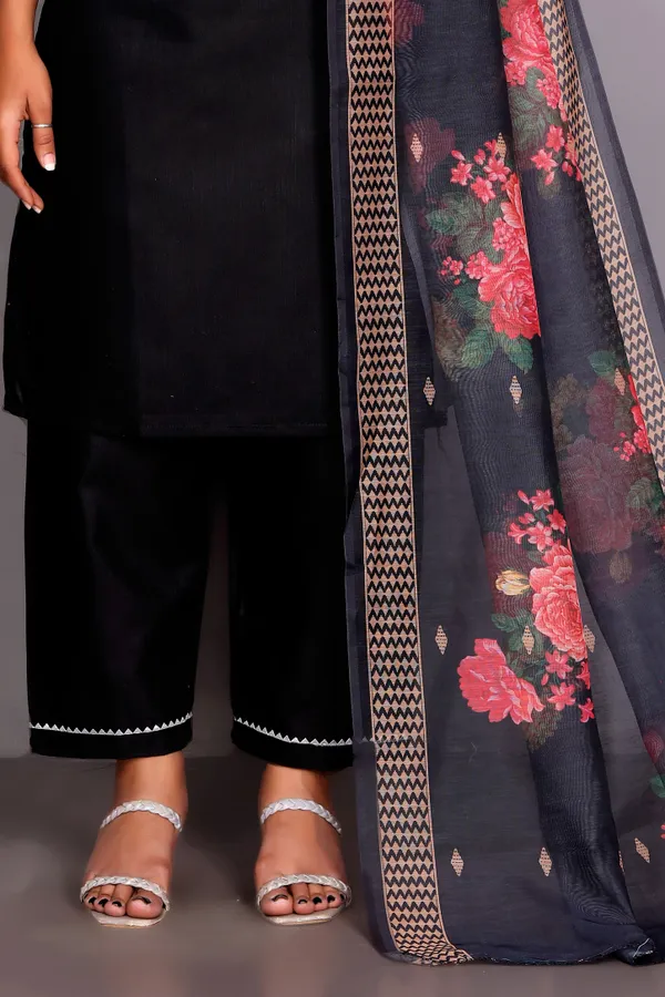 Black_Embroidered_Traditional_Kurta_Set_with_Soft_Floral_Dupatta_for_Girls_and_Women