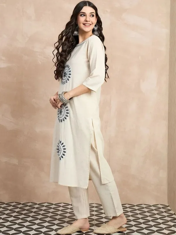 Elegant_Ivory_Cotton_Flex_Kurta_Set