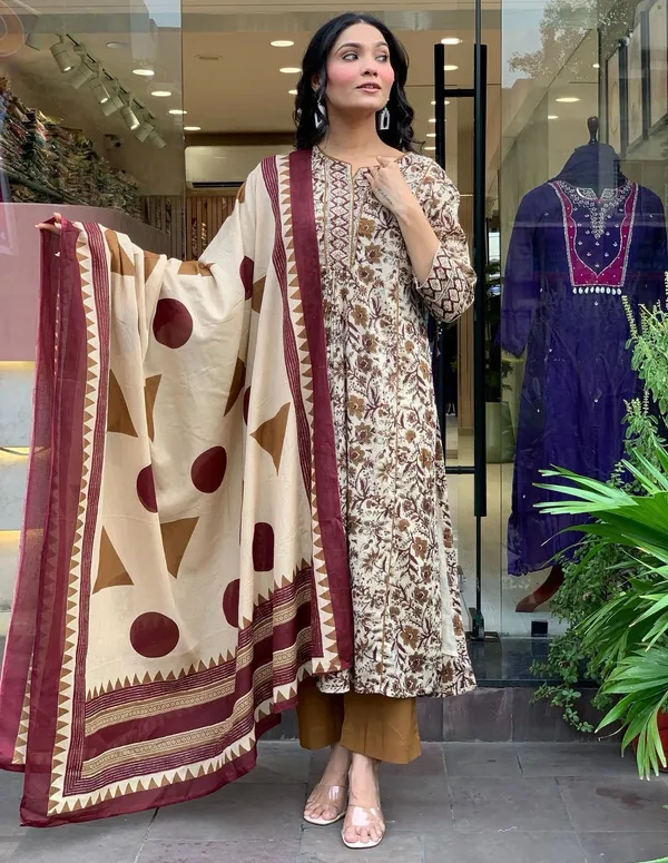 Dreamy_Flared_Anarkali_Set