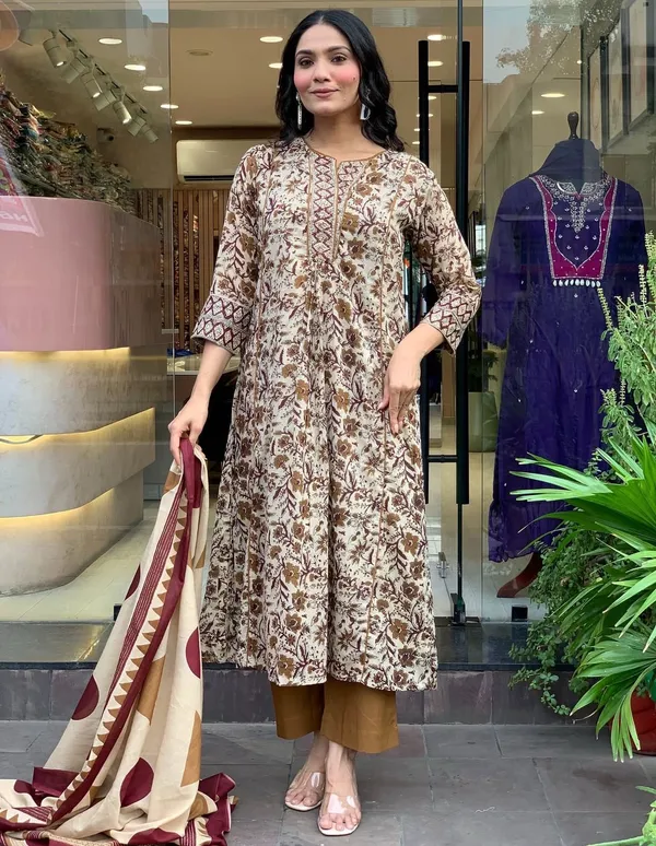 Dreamy_Flared_Anarkali_Set