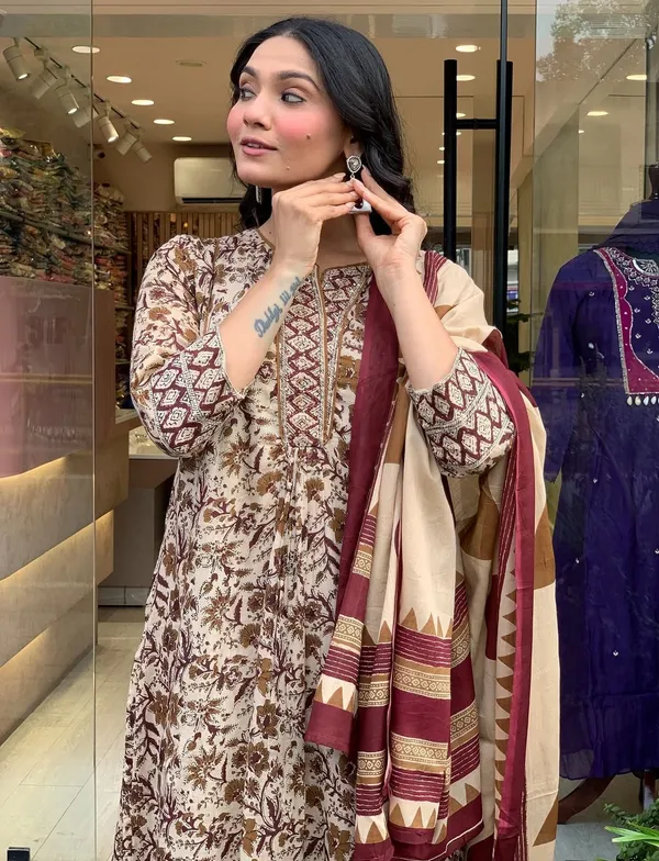Dreamy_Flared_Anarkali_Set