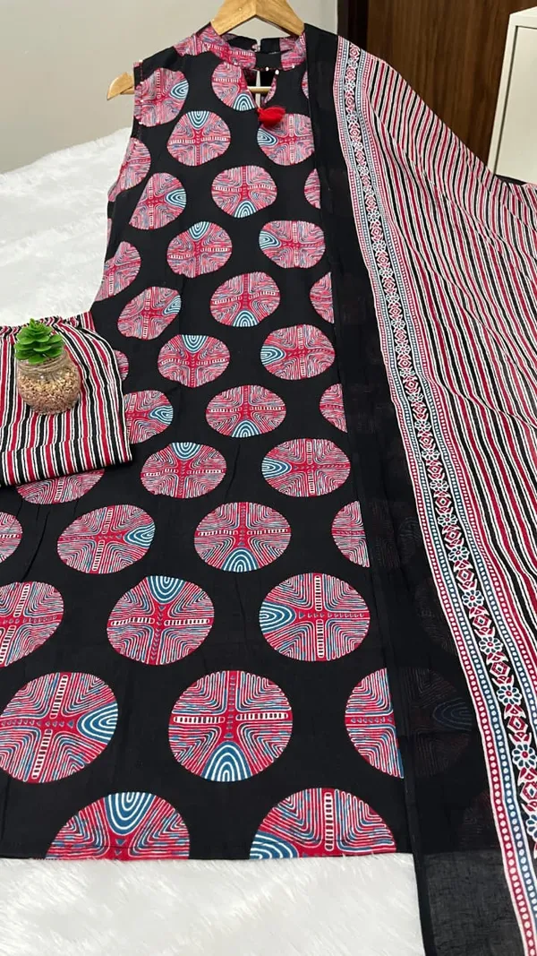 Pure_Heavy_Cotton_Kurti_Pant_Dupatta_Set