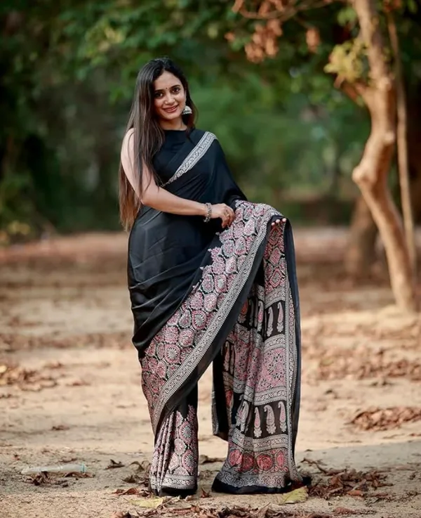 Black_Modal_Silk_&_Natural_Gajji_Silk_Saree_with_Unstitched_Blouse_Piece_|5.5_mt