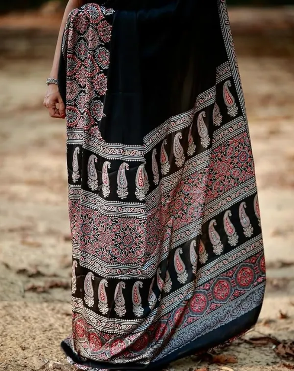 Black_Modal_Silk_&_Natural_Gajji_Silk_Saree_with_Unstitched_Blouse_Piece_|5.5_mt