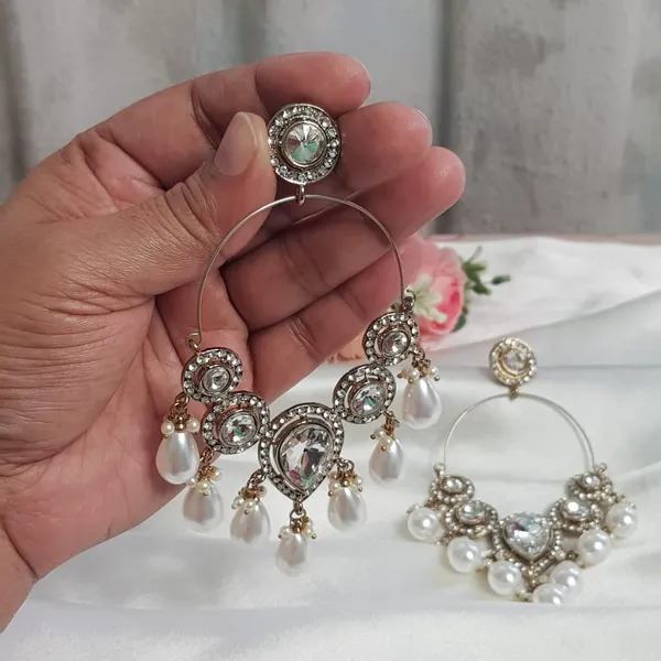 Silver_Elegant_Design_Chandbali_Teardrop_Shape_Earring_For_Women