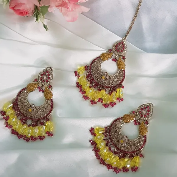 Yellow_Elegant_Design_Mangtika_Set_For_Women