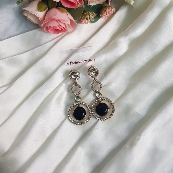 Black_Elegant_Design_Stones_Earrings_For_Women