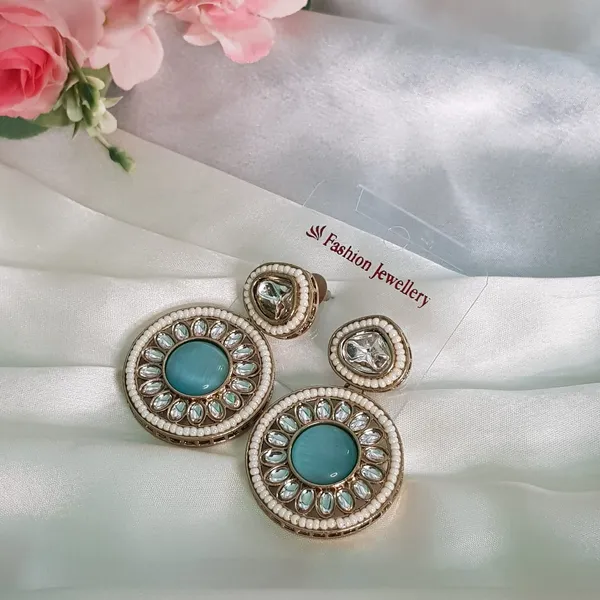Sky_Blue_Elegant_Design_Sky_Monalisa_Stone_Earrings_For_Women