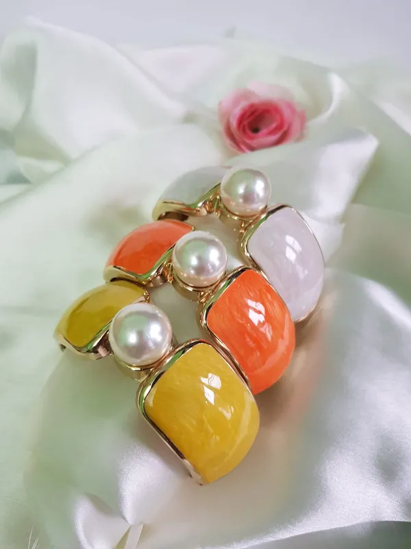 Imitatiom_Pearl_Enamel_White_Bracelet