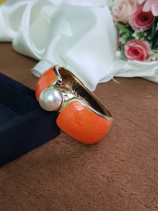 Imitaion_Pearl_Enamel_Orange_Bracelet