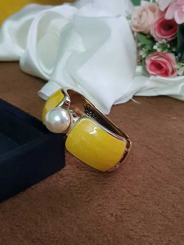 Imitation_Pearl_Enamel_Yellow_Bracelet