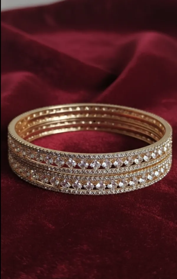 Ad_Golden_Royal_Bangles