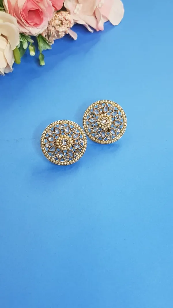 Off_White_Pearl_Kundan_Stone_Round_Stud