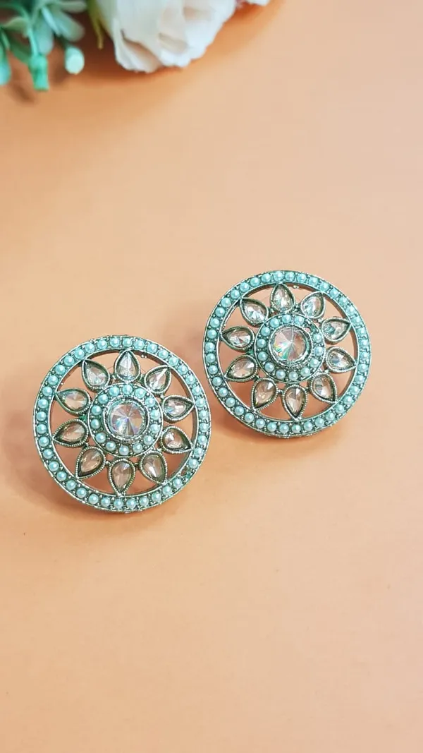 Off_White_Pearl_Kundan_Stone_Round_Stud