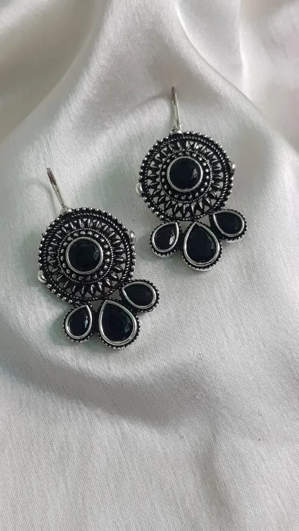 Oxidised_Black_Drop_Earing