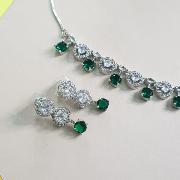 Green_Elegant_Design_AD_Necklace_Set_For_Women
