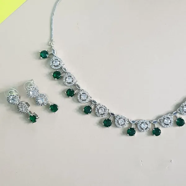 Green_Elegant_Design_AD_Necklace_Set_For_Women