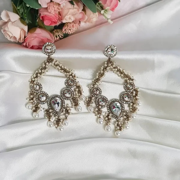 Silver_Elegant_Design_Chandbali_Kundan_Earrings_For_Women
