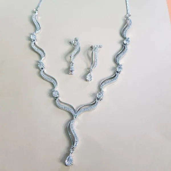 Silver_Elegant_Design_AD_Necklace_Set_For_Women