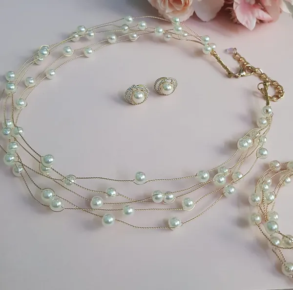 Layered_Pearl_Necklace