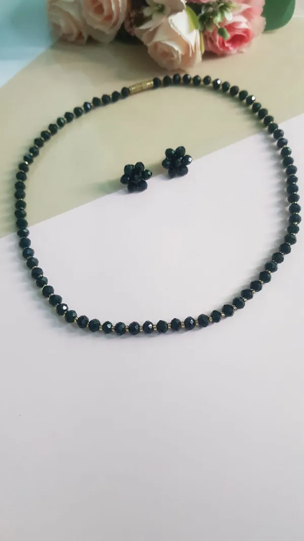 Dark_Green_Beads_Necklace