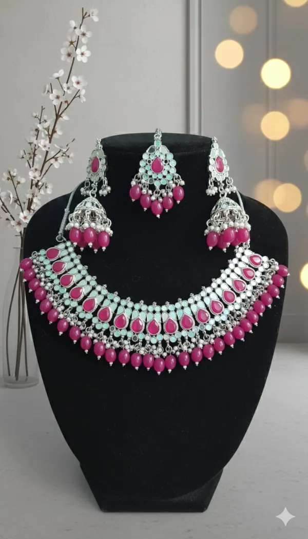Magenta-Silver_Mirror_Necklace_Set_With_Mangtika