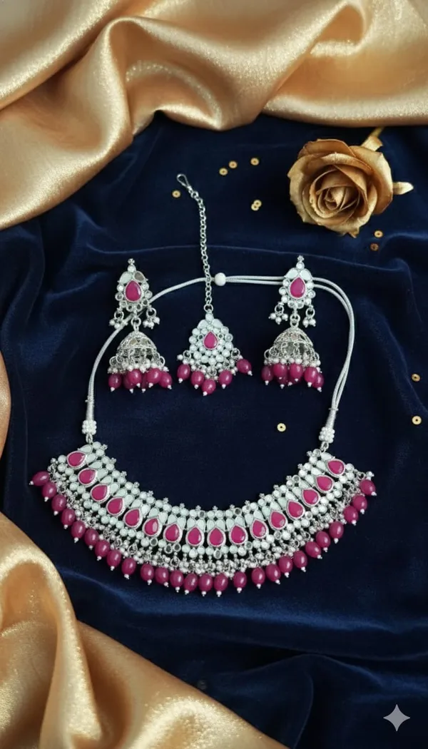 Magenta-Silver_Mirror_Necklace_Set_With_Mangtika