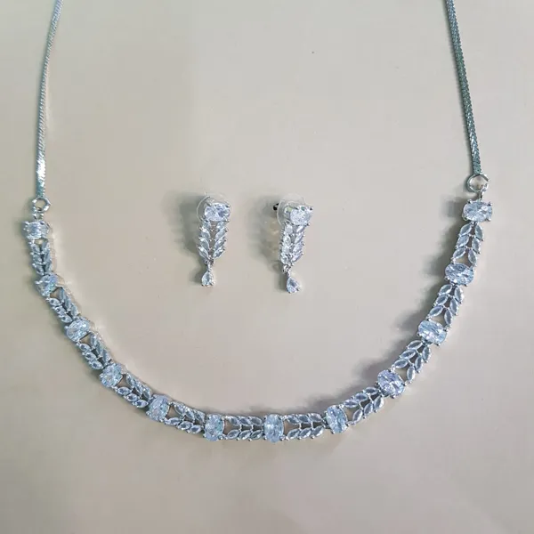 Silver_Elegant_Design_Sleek_AD_Necklace_Set_For_Women