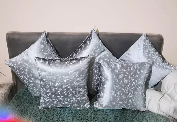 Pack_Of_5_Metallic_Silver_Grey_Cushion_Covers_Set_With_Zip_Closure_-_Decorative_Sofa_&_Bed_Pillow_Covers_-,_Soft_&_Durable_Fabric_-_Ideal_For_Home_Decor,_Living_Room,_Bedroom