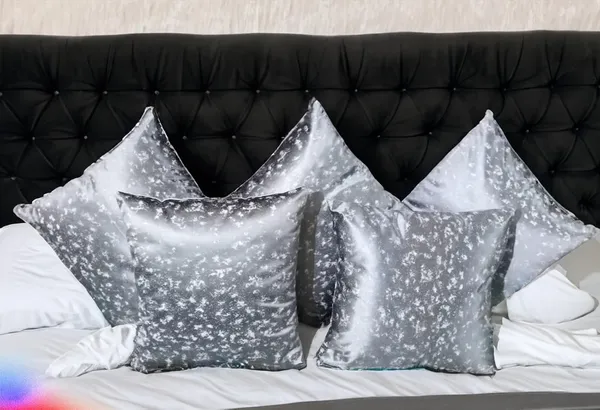 Pack_Of_5_Metallic_Silver_Grey_Cushion_Covers_Set_With_Zip_Closure_-_Decorative_Sofa_&_Bed_Pillow_Covers_-,_Soft_&_Durable_Fabric_-_Ideal_For_Home_Decor,_Living_Room,_Bedroom