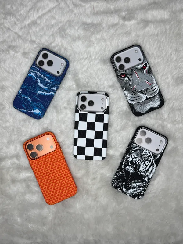 AK_PREMIUM_Carbon_Fiber_Back_Cover_for_iPhone_17_Pro_/_17_Pro_Max_|_Luxury_Matte_Carbon_Finish_Shockproof_Designer_Case_|_Slim_Protective_Mobile_Cover