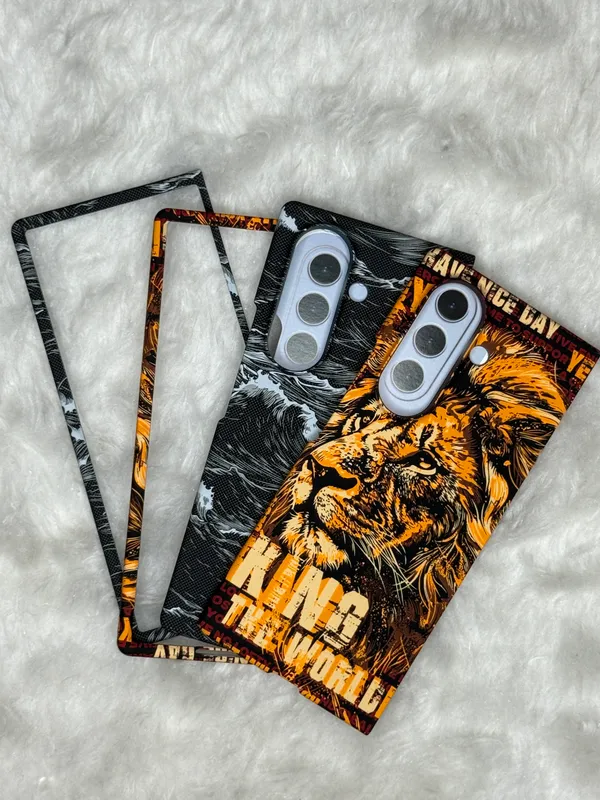 AK_PREMIUM_Carbon_Fiber_Designer_Case_for_Fold_7_|_Luxury_Matte_Carbon_Finish_Dual_Panel_Cover_with_Wild_Animal_Art_|_Shockproof_Slim_Protective_Fold_Case