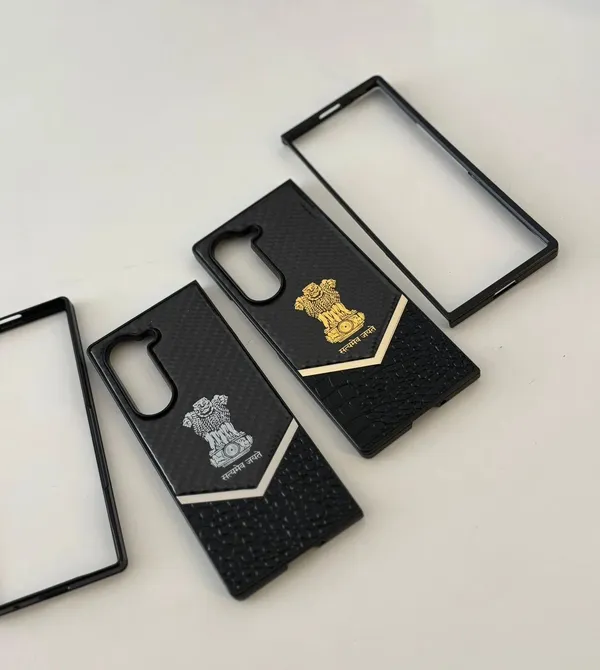 AK_PREMIUM_Satyamev_Jayate_Luxury_Carbon_Fiber_&_Genuine_Leather_Case_with_Metal_Frame_for_Samsung_Galaxy_Z_Fold_7_|_Executive_Protective_Back_Cover