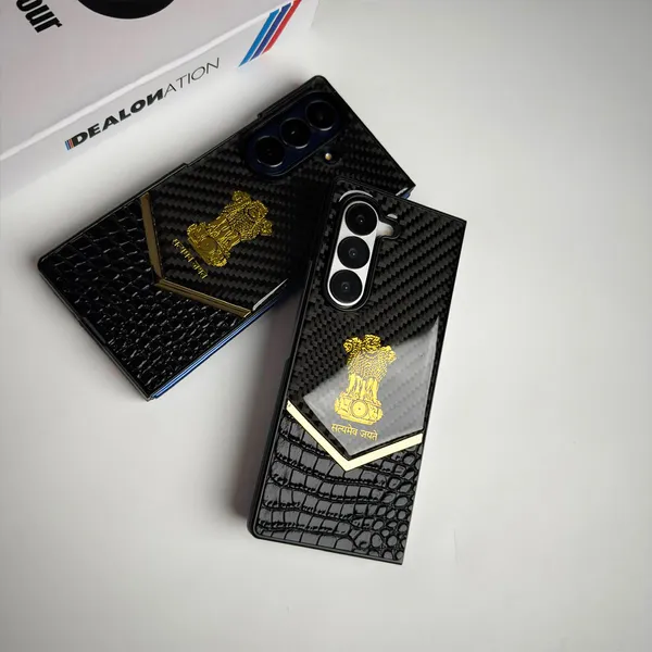 AK_PREMIUM_Satyamev_Jayate_Luxury_Carbon_Fiber_&_Genuine_Leather_Case_with_Metal_Frame_for_Samsung_Galaxy_Z_Fold_7_|_Executive_Protective_Back_Cover