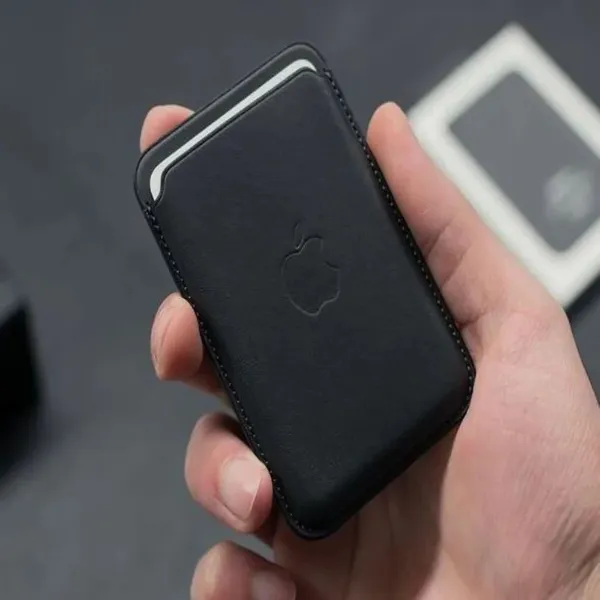 Magnetic_Leather_Card_Wallet_for_iPhone_|_MagSafe_Compatible_Slim_Card_Holder_|_Detachable_Back_Wallet_Case