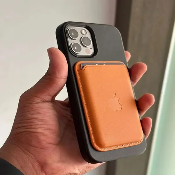 Magnetic_Leather_Card_Wallet_for_iPhone_|_MagSafe_Compatible_Slim_Card_Holder_|_Detachable_Back_Wallet_Case