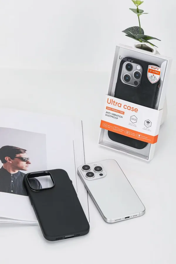 AK_Premium_Glass_Finish_Back_Case_with_Metal_Frame_&_Camera_Lens_Protection_for_iPhone_15_(Black)