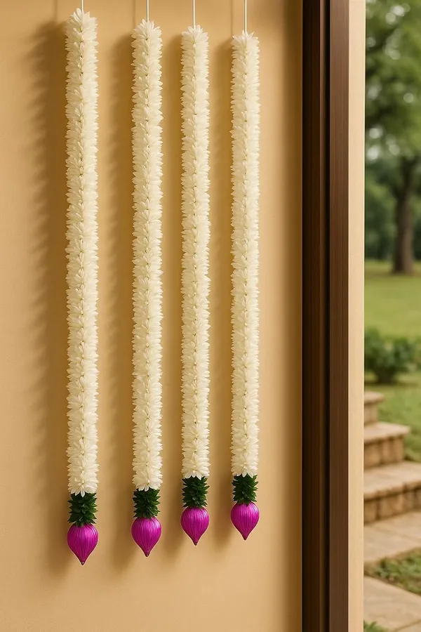 White_Garlands_Decorative_Hanging_For_Main_Door___(_4.2Ft_)