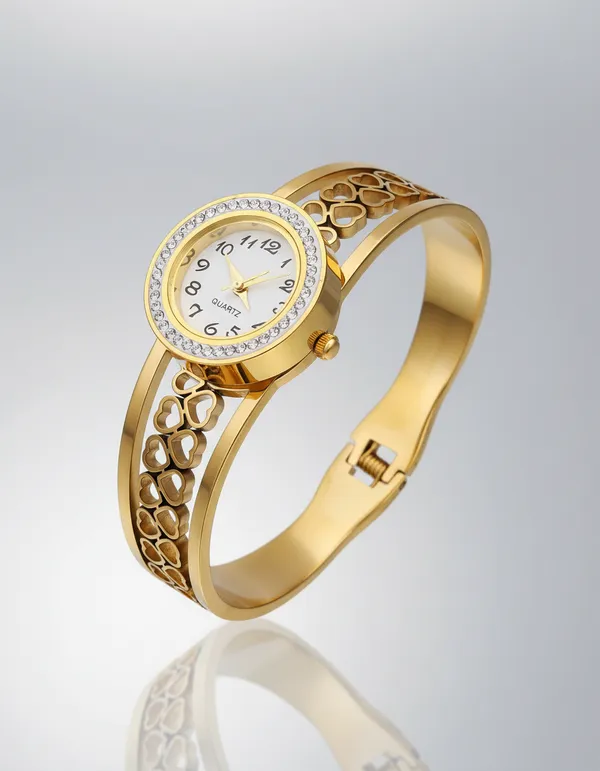 Anti-Tarnish_Gold-Plated_Heart_Cutwork_Women_Bracelet_Watch