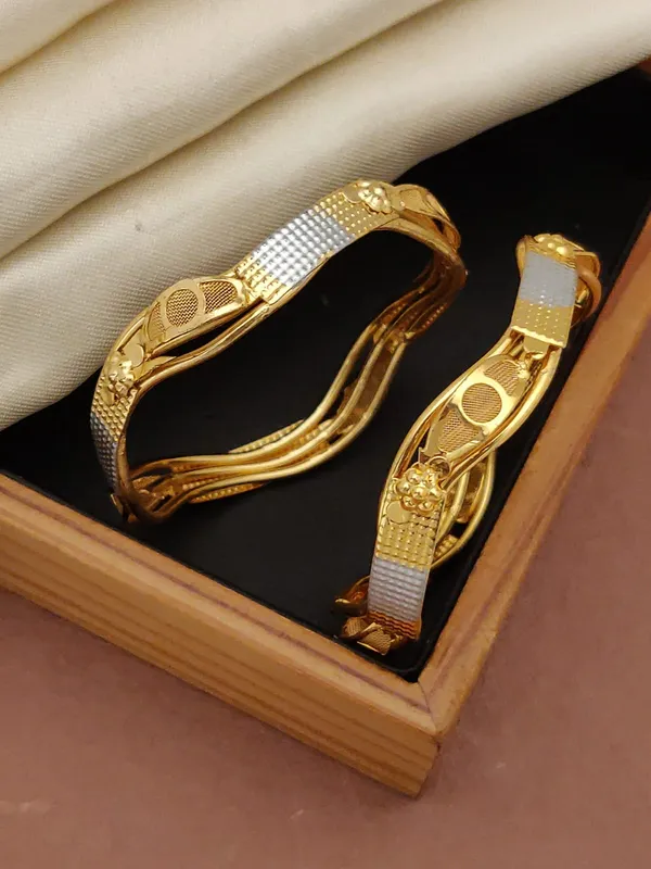 Gold-Plated_Elegant_CNC_Designer_BanglesFor_Women